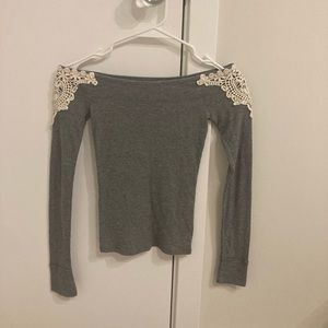 Hollister Off-the-Shoulder Grey Longsleeve